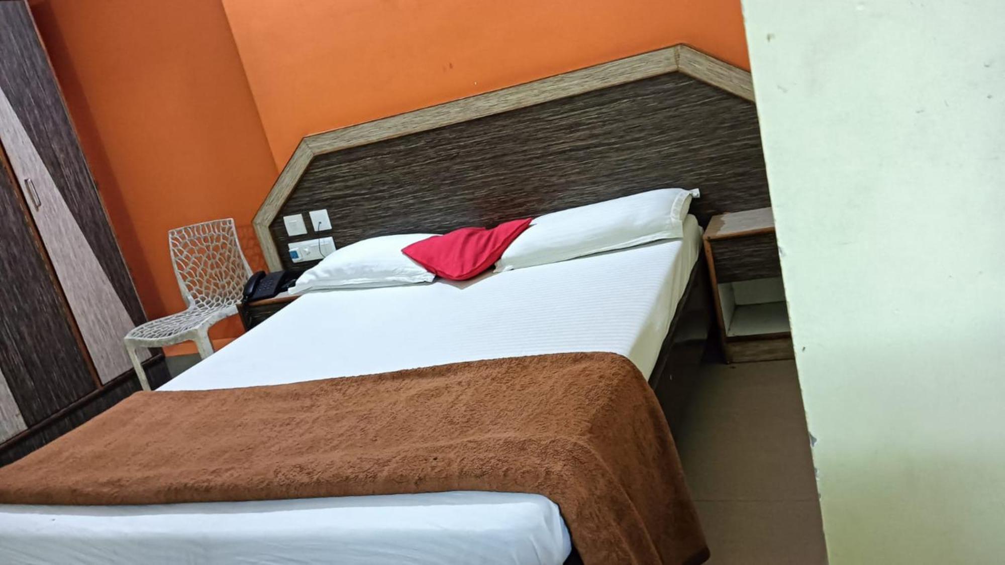 Hotel D2 Holiday Inn -Near Niladri Sea Beach - Puri - Official Verified Exterior foto