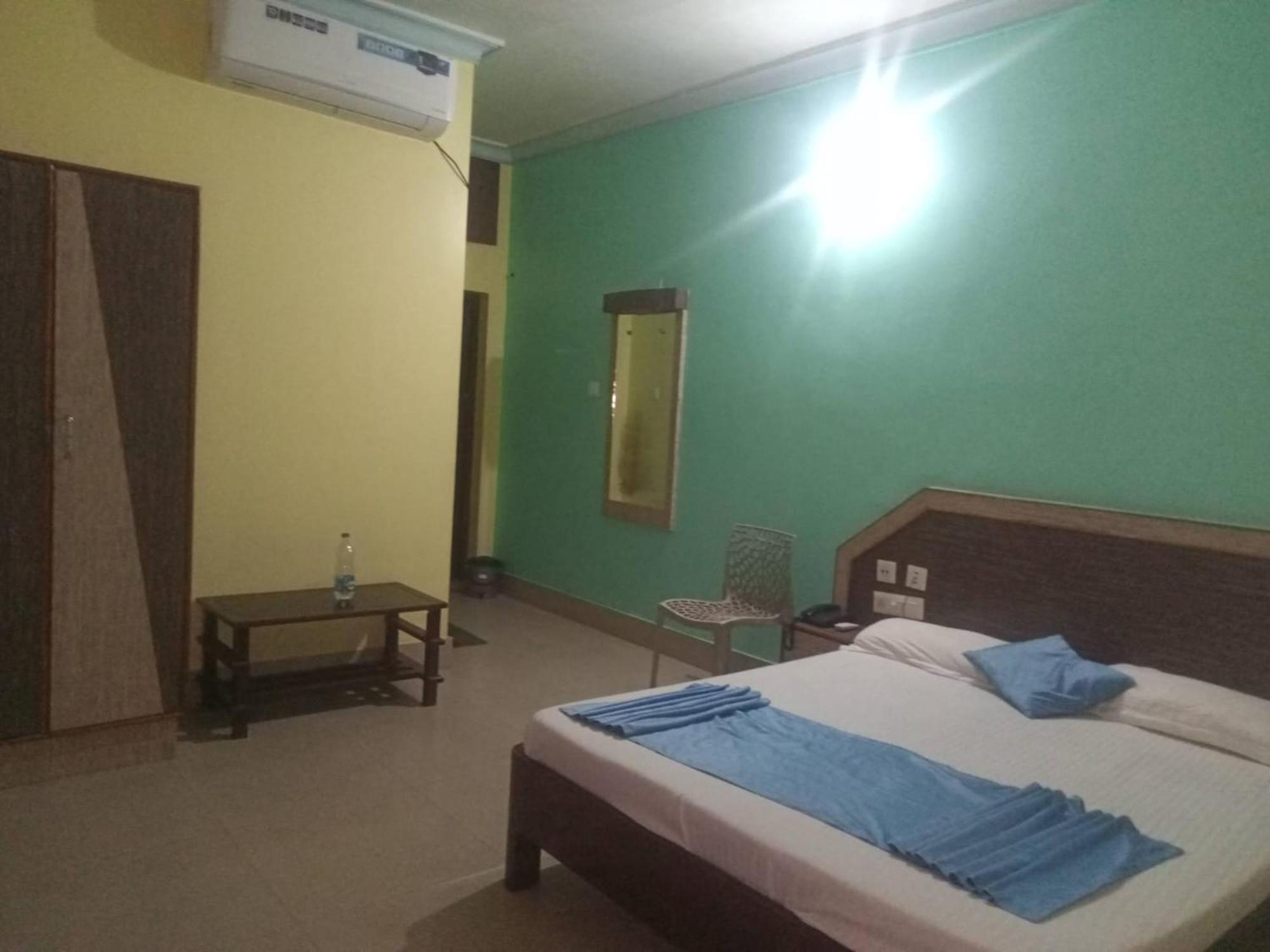 Hotel D2 Holiday Inn -Near Niladri Sea Beach - Puri - Official Verified Exterior foto